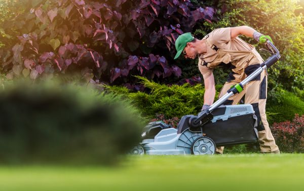 Cost of Lawn Care And Maintenance in Jefferson City