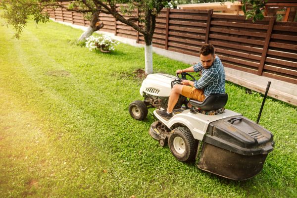 Cost of Industrial Lawn Mowing in Jefferson City